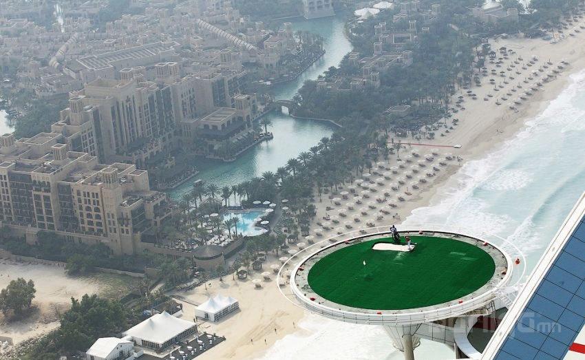 Дубайны нисэх буудал руу Ираны 50 гаруй дрон, пуужин нэвтэрч цохилт өглөө