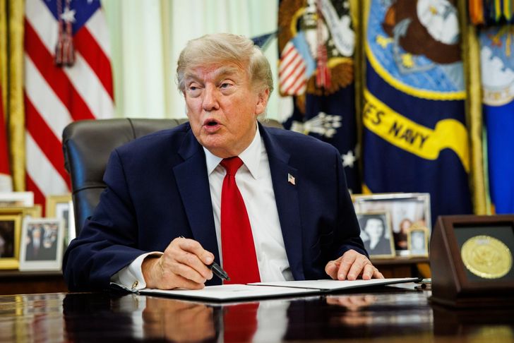 Трамп: Ирантай хийх уулзалт Катар улсад болно