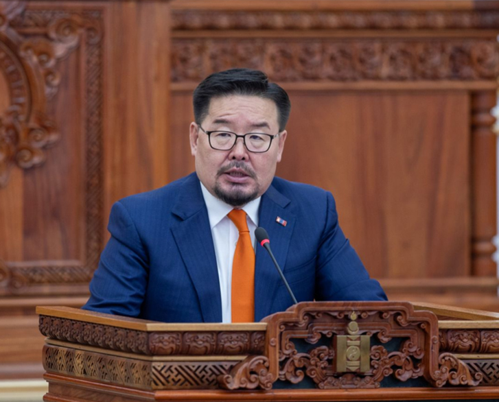 Төрийн үрэлгэн зардлыг багасгаж, төр өөрөө бүсээ чангалах зарчим баримтална